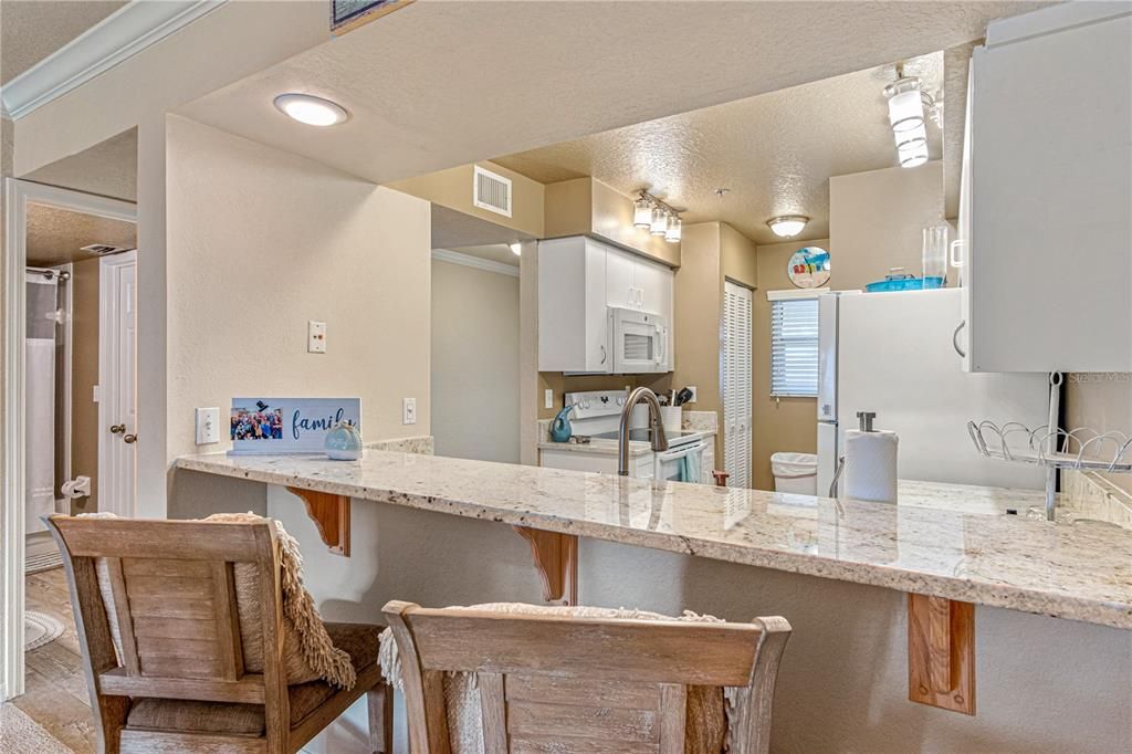 For Sale: $324,900 (2 beds, 2 baths, 1355 Square Feet)