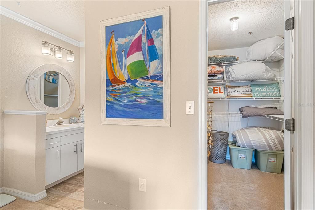For Sale: $324,900 (2 beds, 2 baths, 1355 Square Feet)