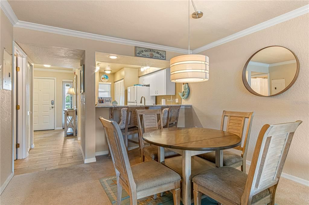 For Sale: $324,900 (2 beds, 2 baths, 1355 Square Feet)