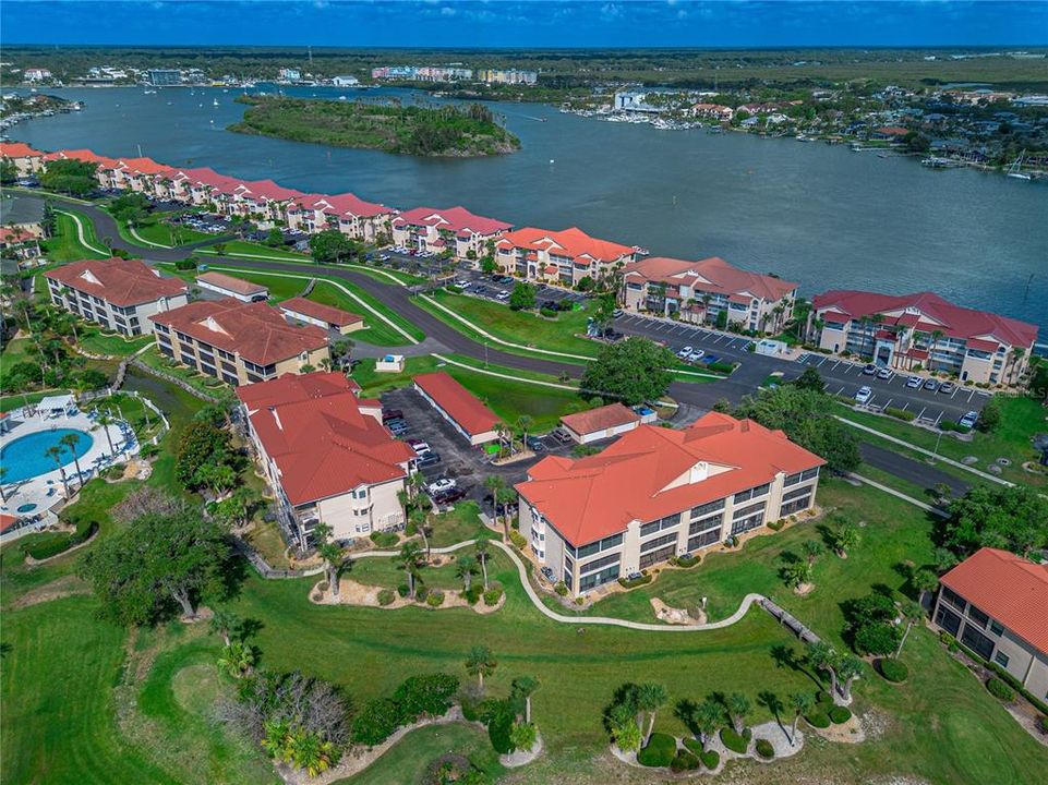For Sale: $324,900 (2 beds, 2 baths, 1355 Square Feet)