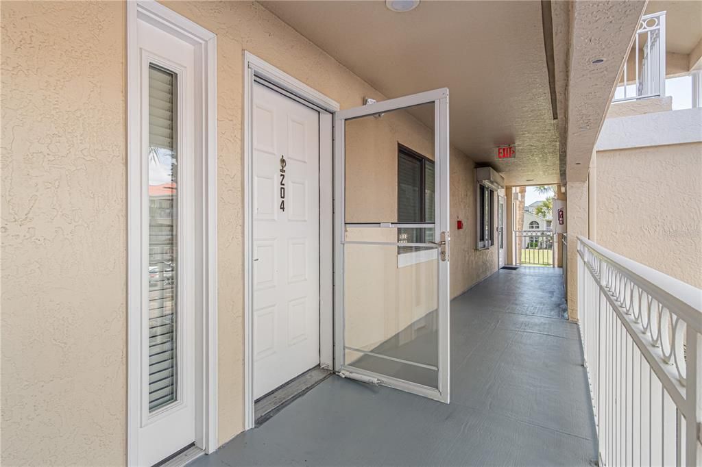 For Sale: $324,900 (2 beds, 2 baths, 1355 Square Feet)
