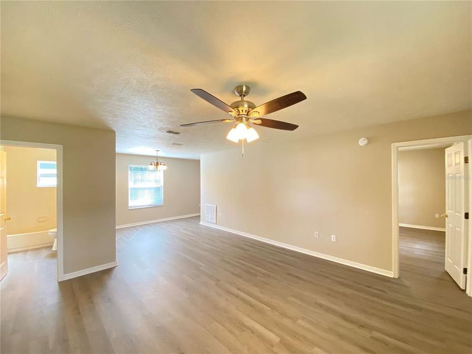 For Rent: $1,449 (3 beds, 2 baths, 1144 Square Feet)