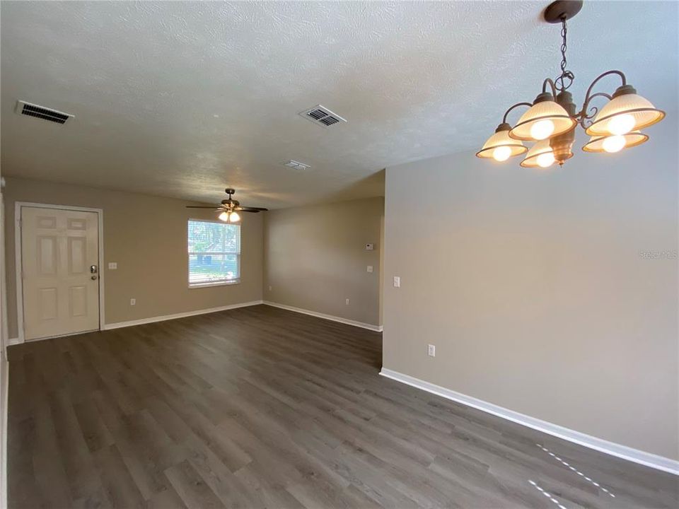 For Rent: $1,449 (3 beds, 2 baths, 1144 Square Feet)