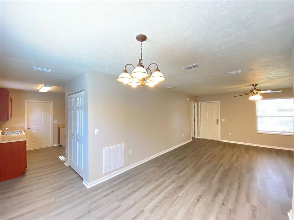 For Rent: $1,449 (3 beds, 2 baths, 1144 Square Feet)