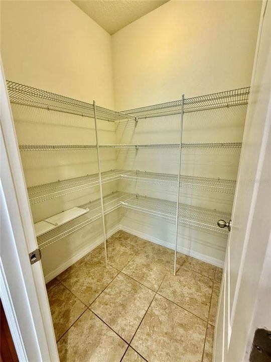На продажу: $375,000 (3 спален, 2 ванн, 1872 Квадратных фут)