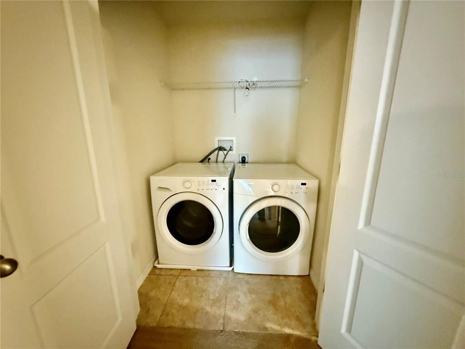 На продажу: $375,000 (3 спален, 2 ванн, 1872 Квадратных фут)