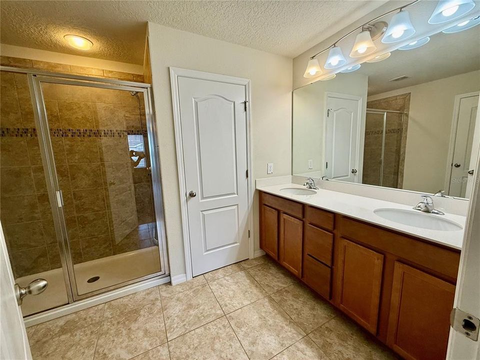 На продажу: $375,000 (3 спален, 2 ванн, 1872 Квадратных фут)