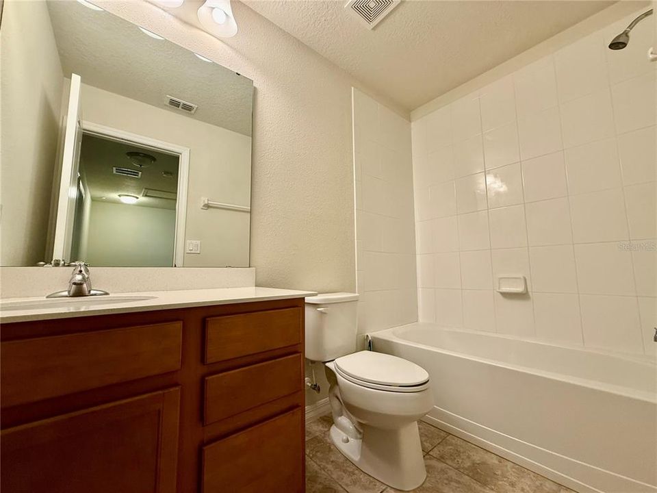 На продажу: $375,000 (3 спален, 2 ванн, 1872 Квадратных фут)