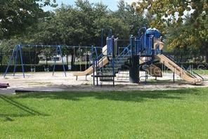 For Sale: $259,900 (2 beds, 2 baths, 1152 Square Feet)