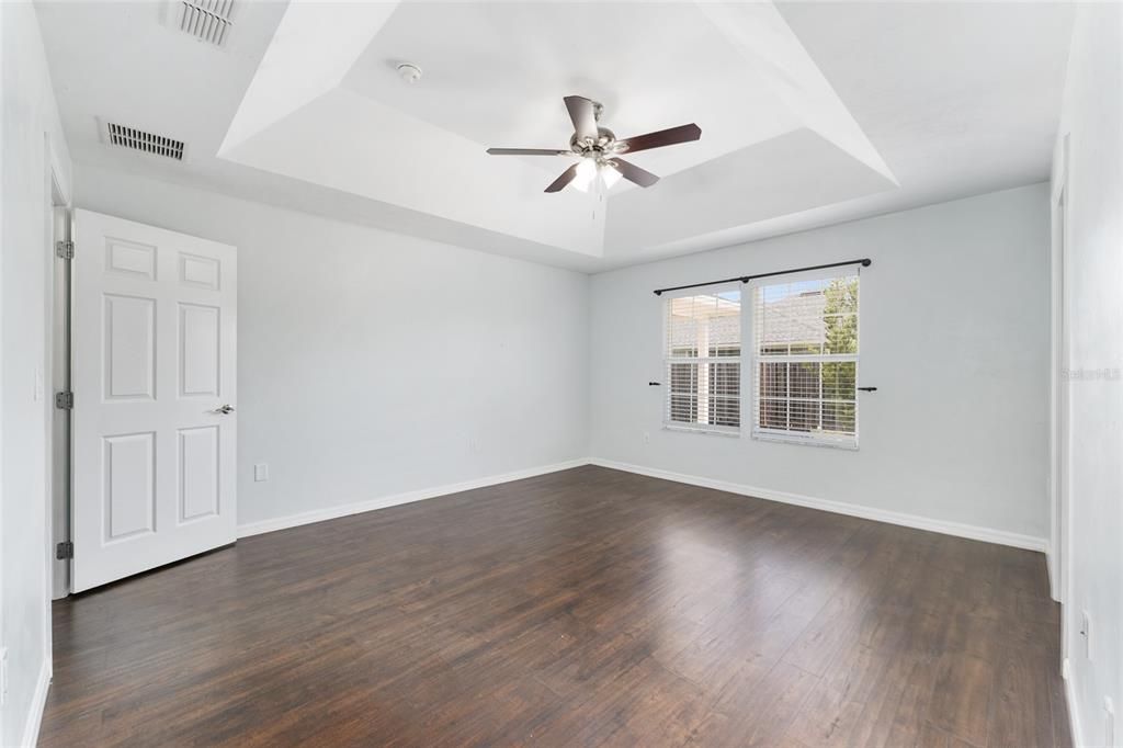 For Sale: $333,000 (3 beds, 2 baths, 1692 Square Feet)