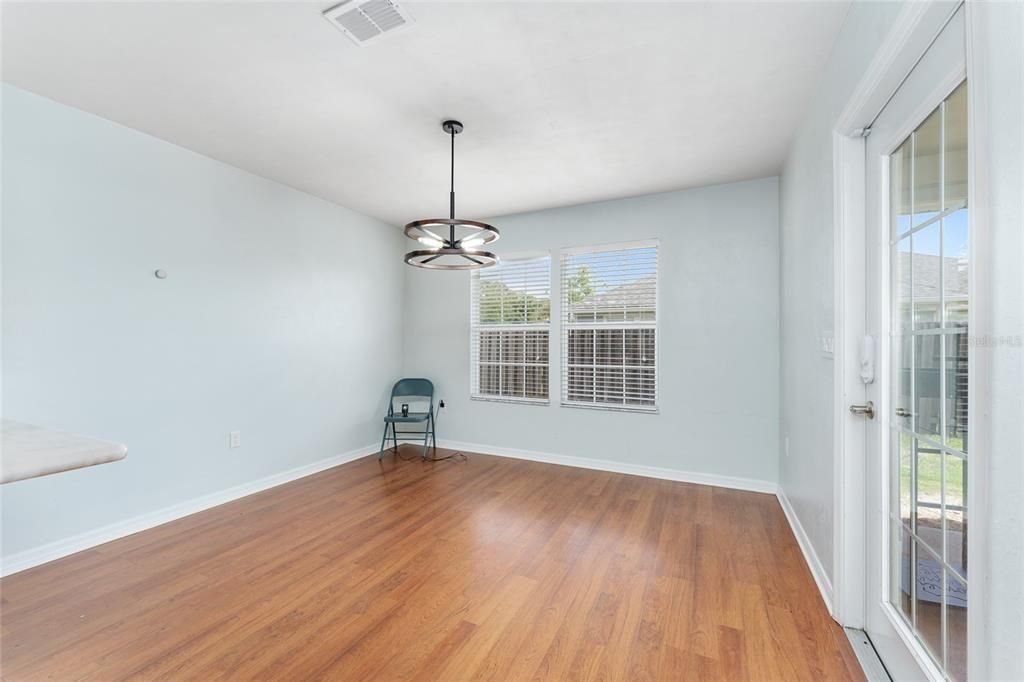 For Sale: $333,000 (3 beds, 2 baths, 1692 Square Feet)
