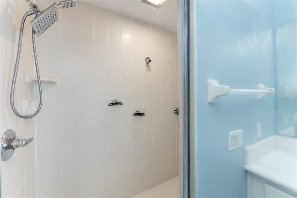 For Sale: $333,000 (3 beds, 2 baths, 1692 Square Feet)