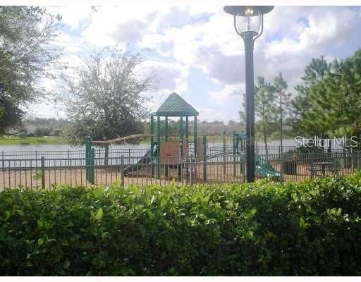For Rent: $2,100 (3 beds, 2 baths, 1637 Square Feet)