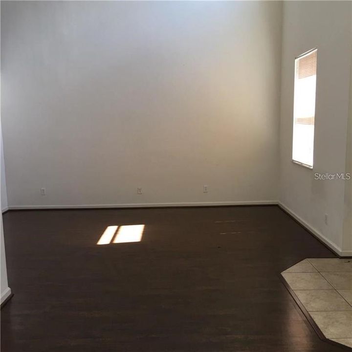 For Rent: $2,100 (3 beds, 2 baths, 1637 Square Feet)