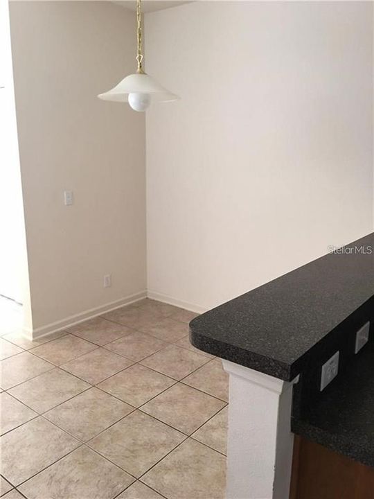 For Rent: $2,100 (3 beds, 2 baths, 1637 Square Feet)