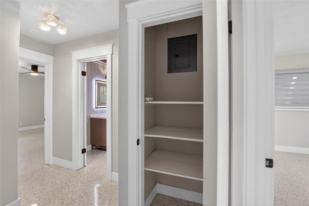 For Sale: $599,000 (3 beds, 2 baths, 1924 Square Feet)