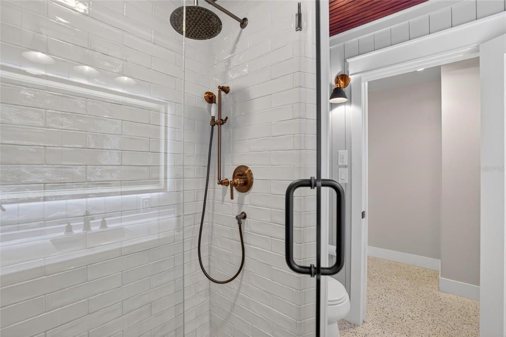 For Sale: $599,000 (3 beds, 2 baths, 1924 Square Feet)