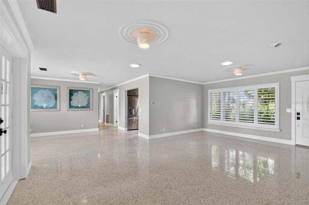 For Sale: $599,000 (3 beds, 2 baths, 1924 Square Feet)