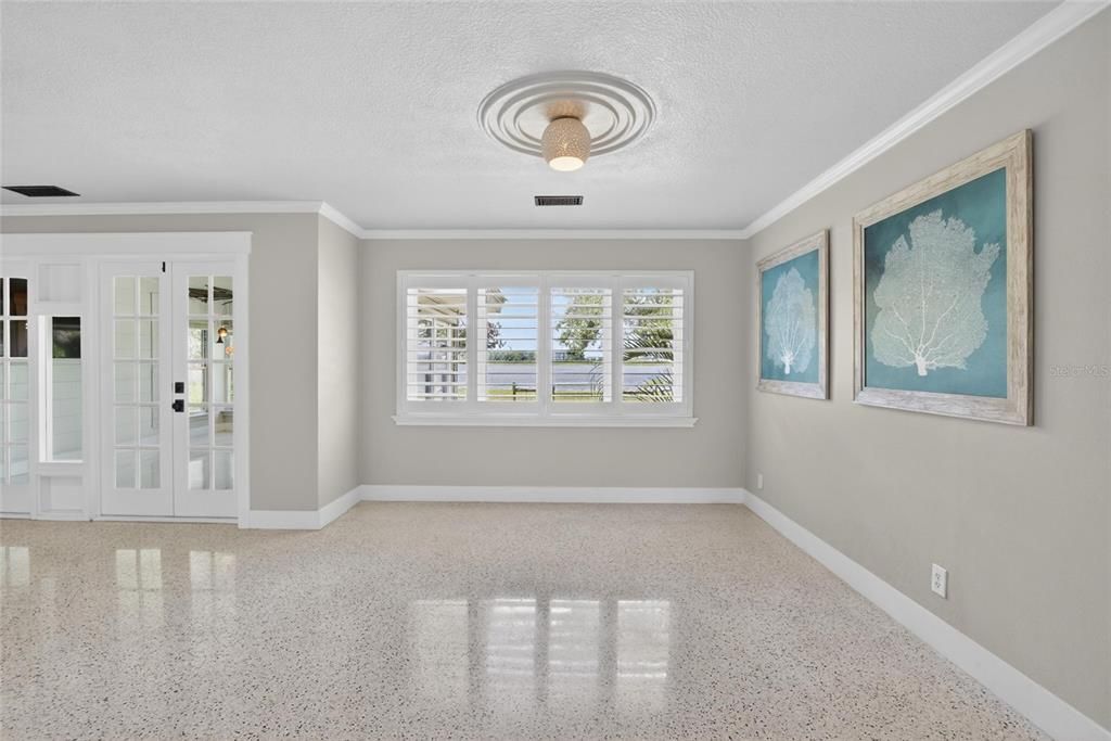 For Sale: $599,000 (3 beds, 2 baths, 1924 Square Feet)