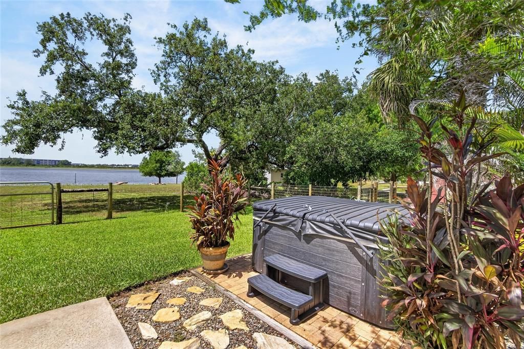 For Sale: $599,000 (3 beds, 2 baths, 1924 Square Feet)