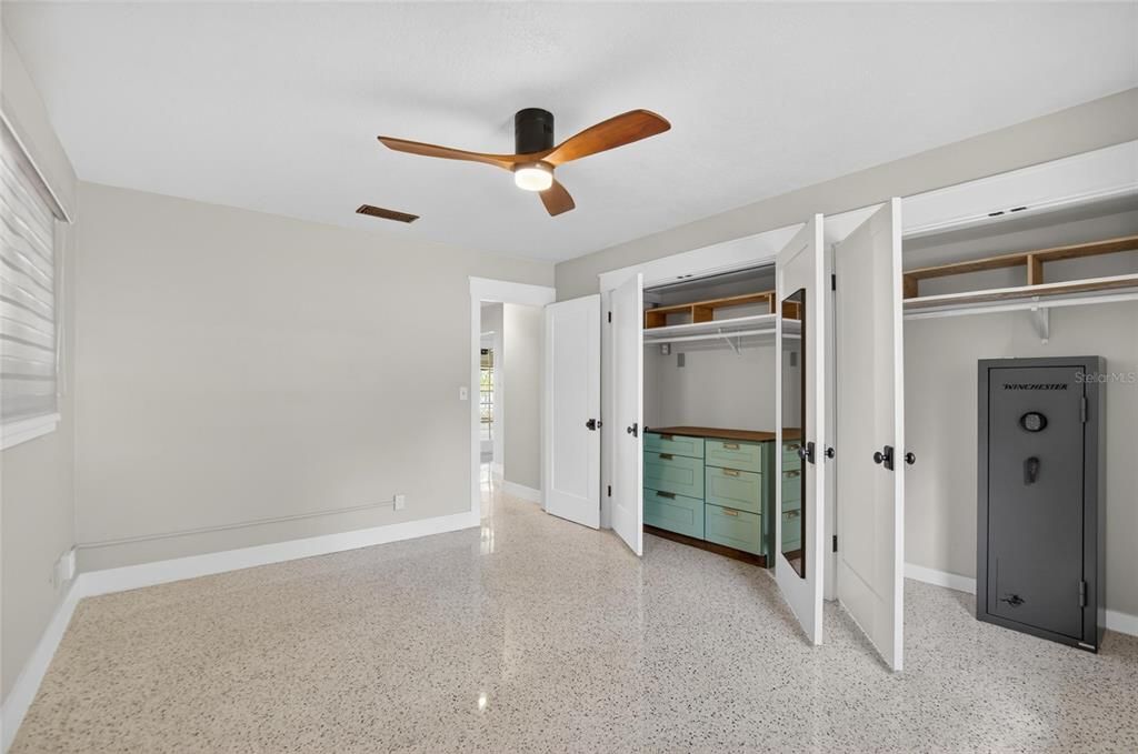 For Sale: $599,000 (3 beds, 2 baths, 1924 Square Feet)