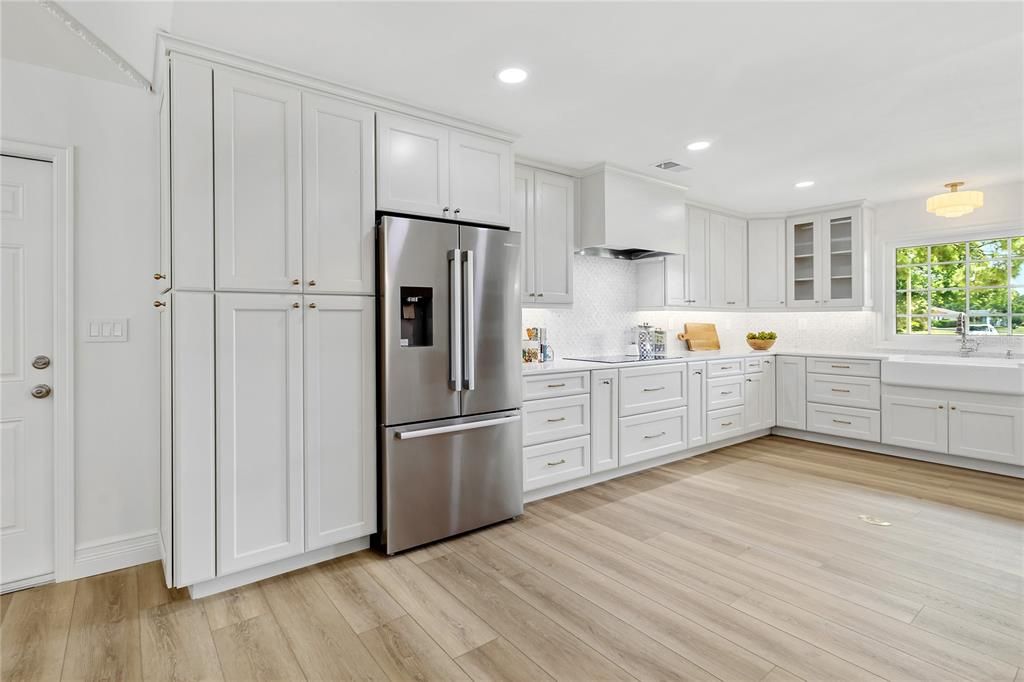 For Sale: $1,275,000 (3 beds, 2 baths, 3292 Square Feet)