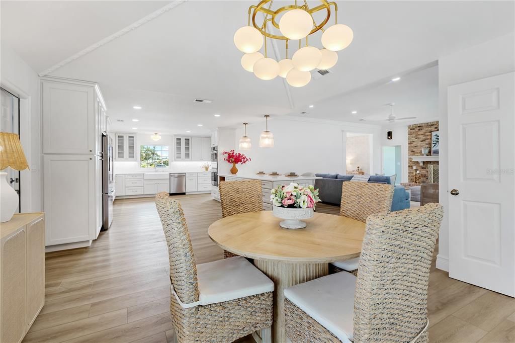 For Sale: $1,275,000 (3 beds, 2 baths, 3292 Square Feet)