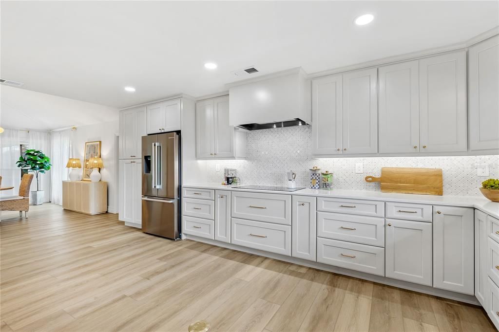 For Sale: $1,275,000 (3 beds, 2 baths, 3292 Square Feet)