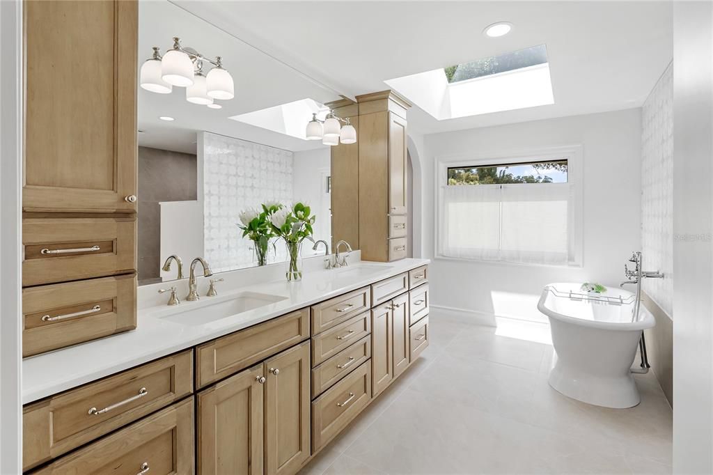 For Sale: $1,275,000 (3 beds, 2 baths, 3292 Square Feet)