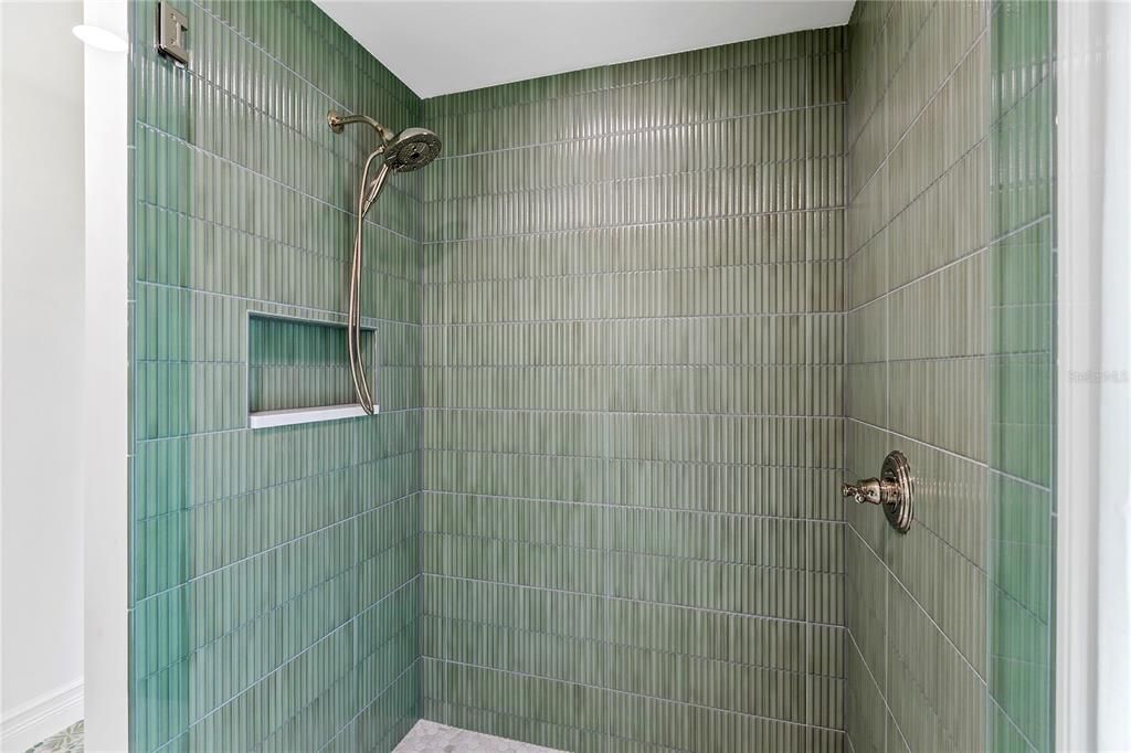 For Sale: $1,275,000 (3 beds, 2 baths, 3292 Square Feet)