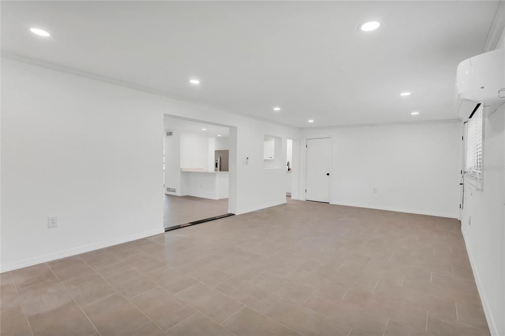 For Rent: $2,200 (3 beds, 2 baths, 1652 Square Feet)