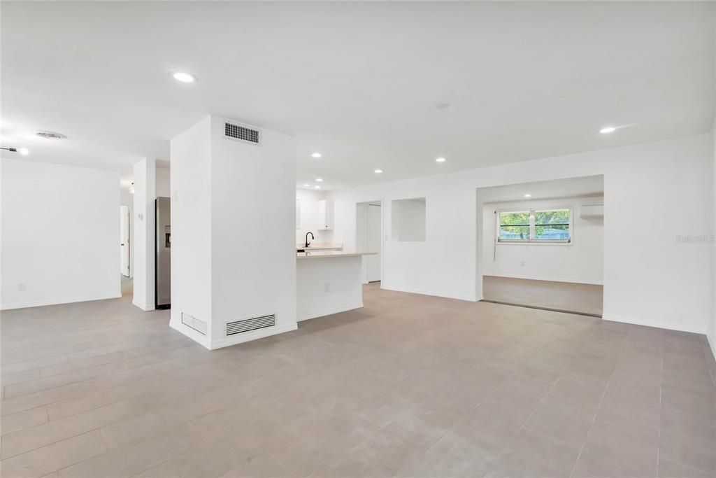 For Rent: $2,200 (3 beds, 2 baths, 1652 Square Feet)