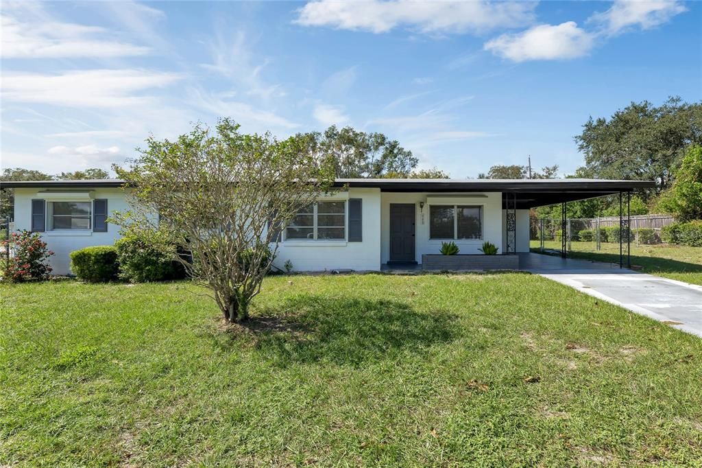 For Rent: $2,200 (3 beds, 2 baths, 1652 Square Feet)