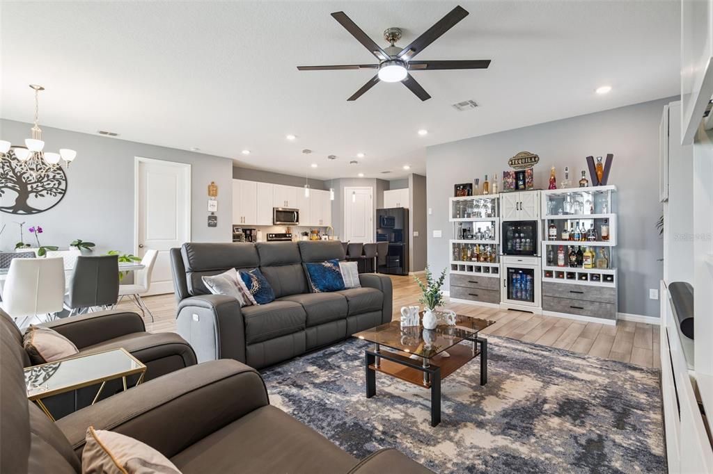 For Rent: $2,900 (4 beds, 2 baths, 1890 Square Feet)
