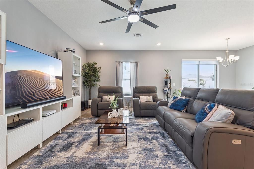 For Rent: $2,900 (4 beds, 2 baths, 1890 Square Feet)