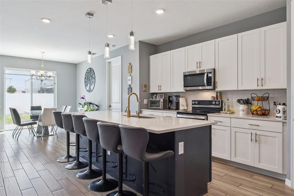 For Rent: $2,900 (4 beds, 2 baths, 1890 Square Feet)