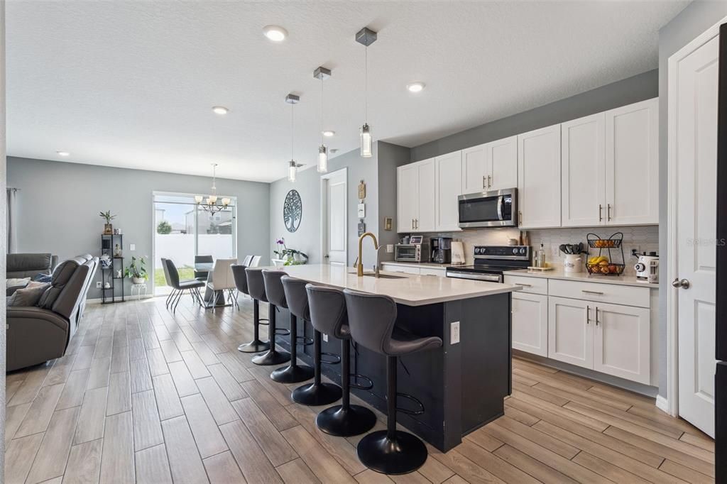 For Rent: $2,900 (4 beds, 2 baths, 1890 Square Feet)