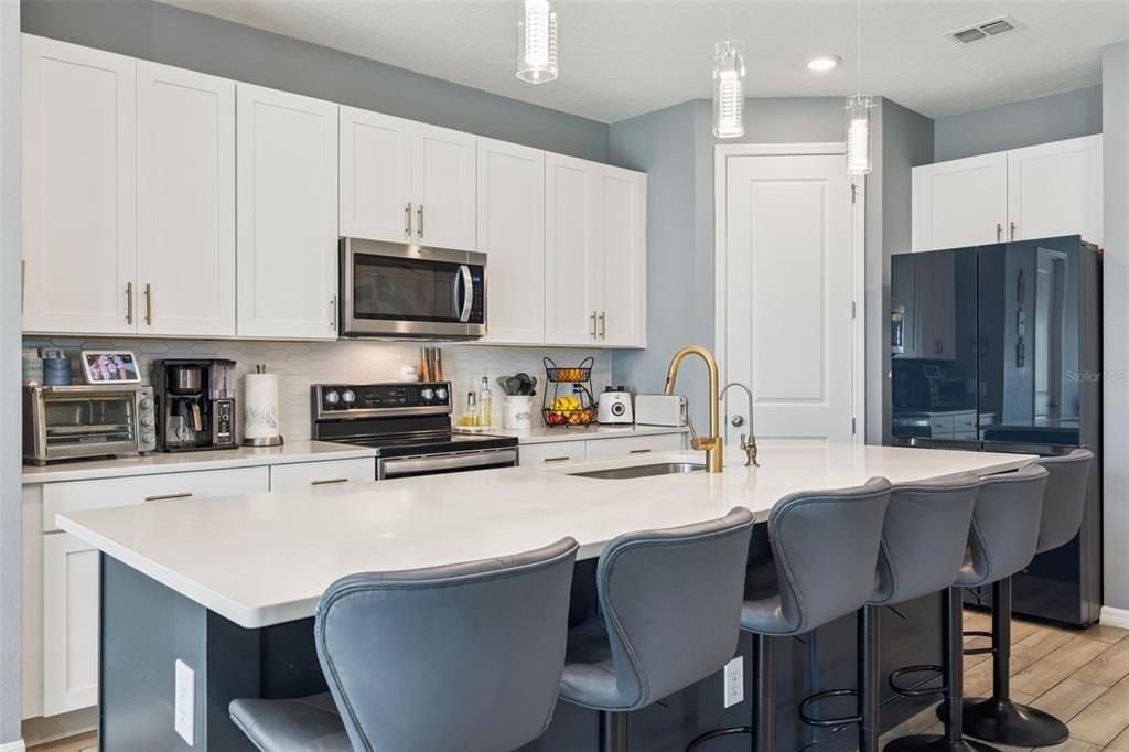 For Rent: $2,900 (4 beds, 2 baths, 1890 Square Feet)