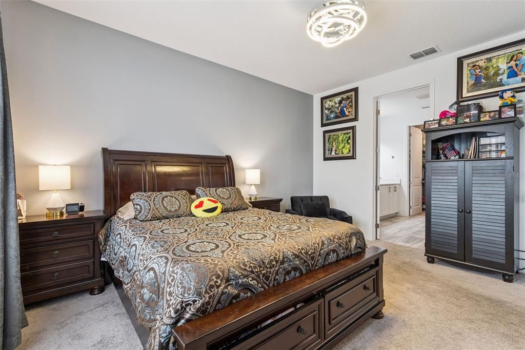 For Rent: $2,900 (4 beds, 2 baths, 1890 Square Feet)