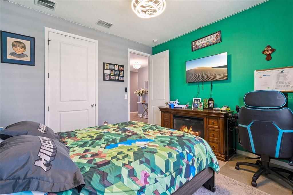For Rent: $2,900 (4 beds, 2 baths, 1890 Square Feet)