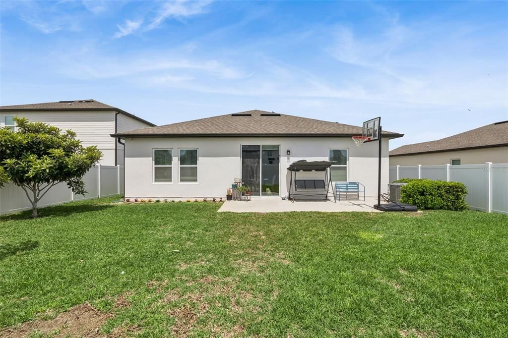 For Rent: $2,900 (4 beds, 2 baths, 1890 Square Feet)