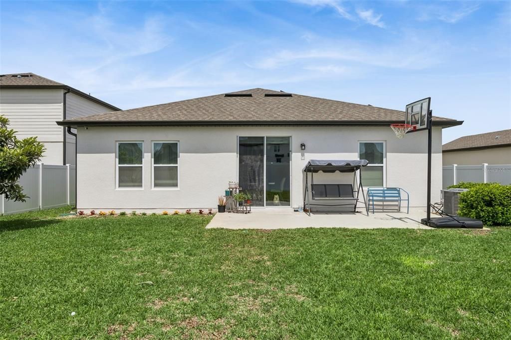 For Rent: $2,900 (4 beds, 2 baths, 1890 Square Feet)