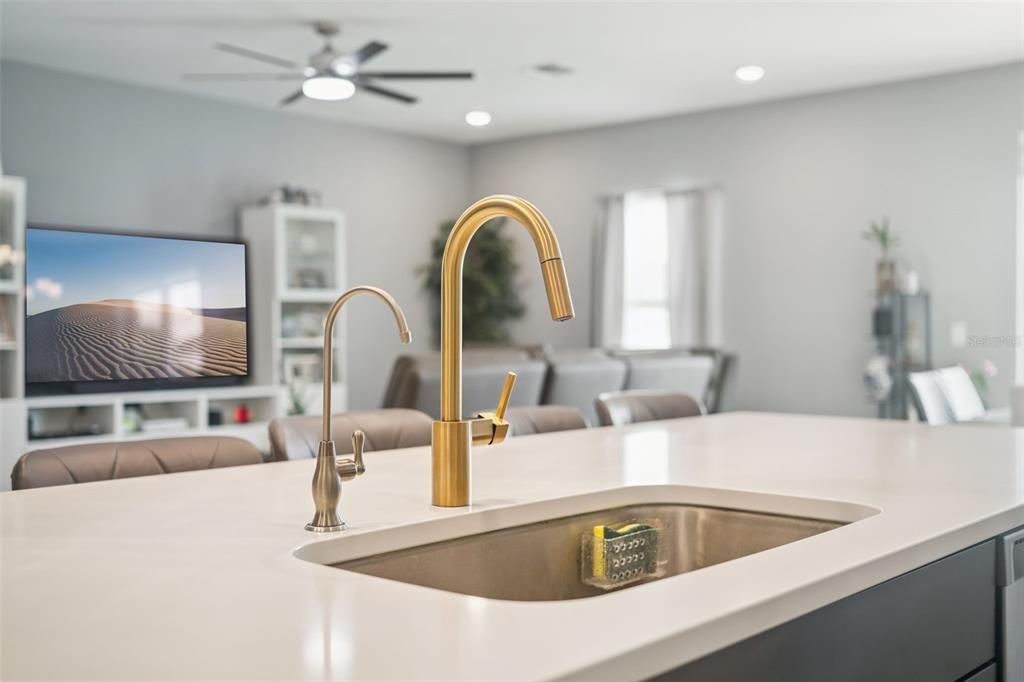 For Rent: $2,900 (4 beds, 2 baths, 1890 Square Feet)