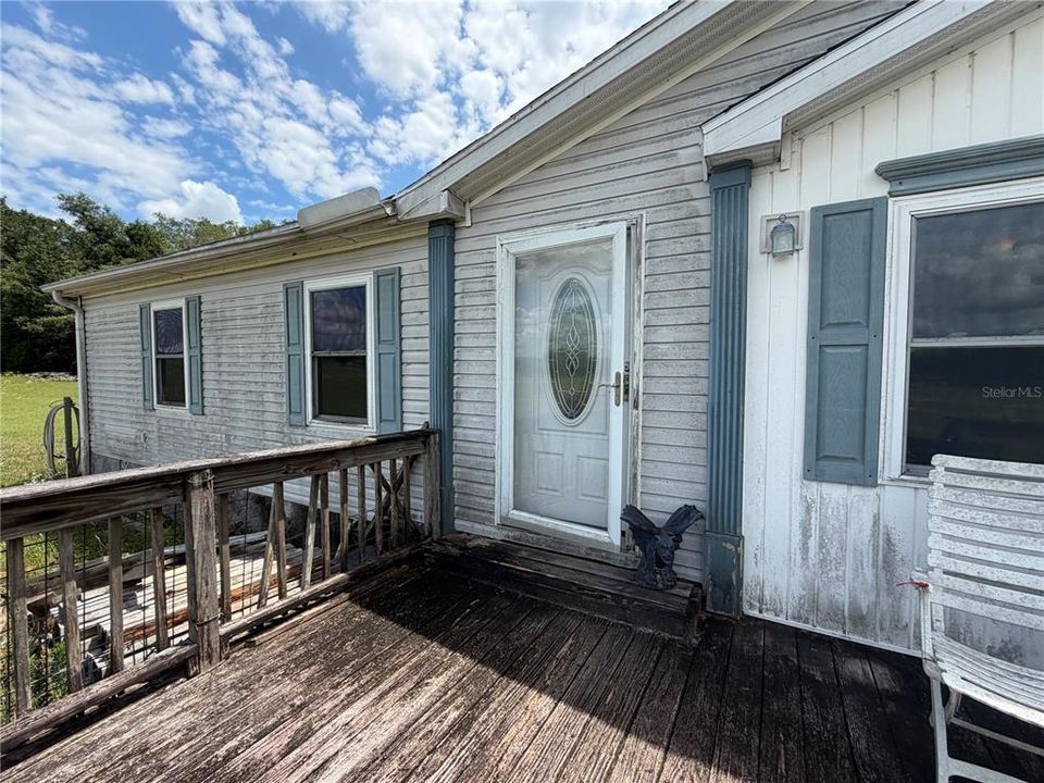 Active With Contract: $350,000 (3 beds, 2 baths, 1800 Square Feet)