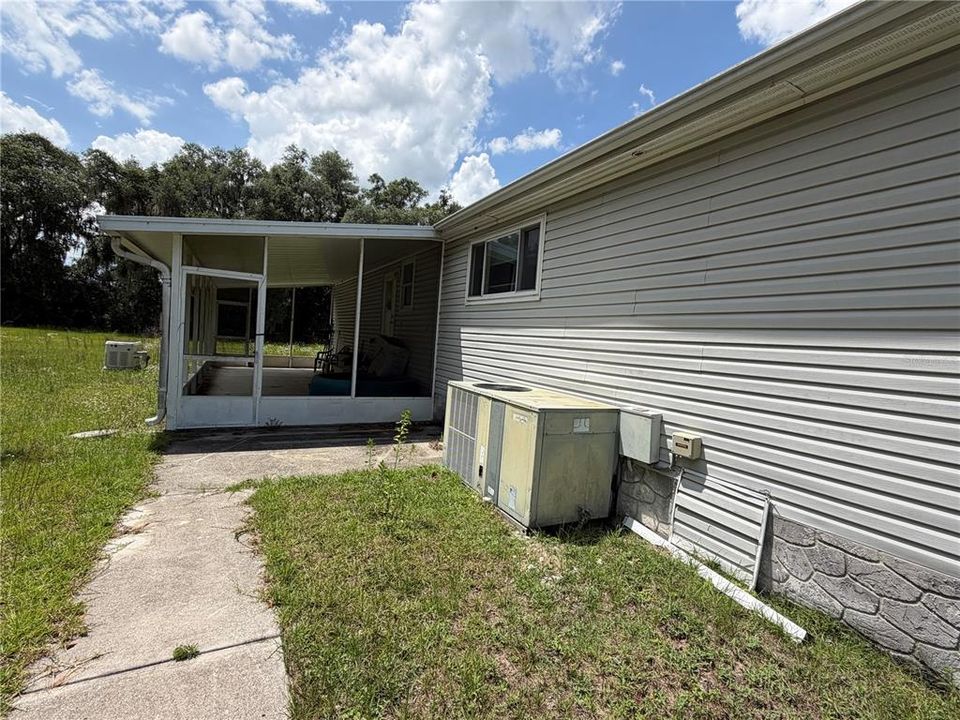 Active With Contract: $350,000 (3 beds, 2 baths, 1800 Square Feet)