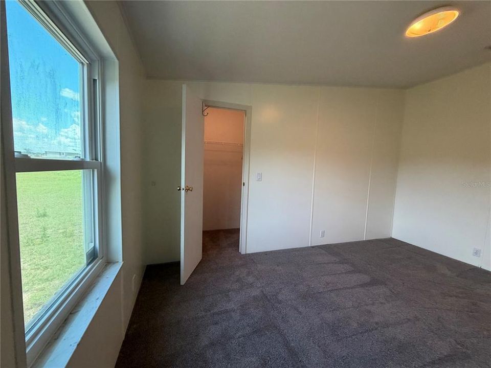 Active With Contract: $350,000 (3 beds, 2 baths, 1800 Square Feet)