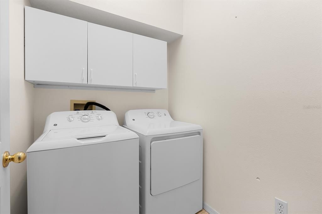 For Sale: $299,900 (2 beds, 2 baths, 1817 Square Feet)