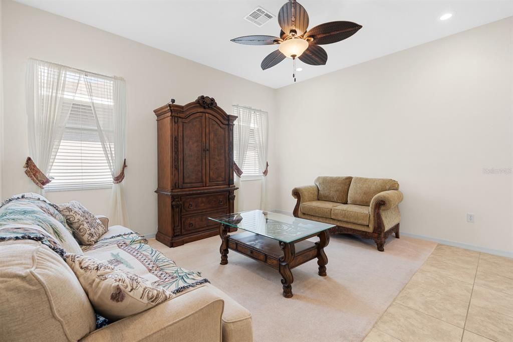 For Sale: $299,900 (2 beds, 2 baths, 1817 Square Feet)