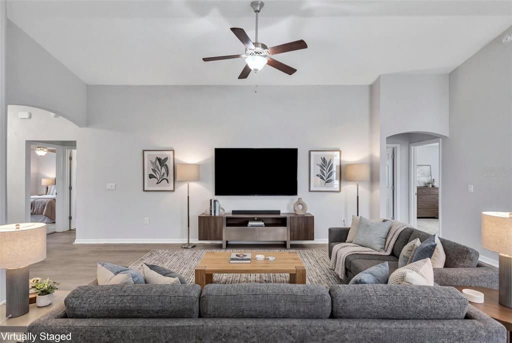 For Sale: $344,900 (4 beds, 2 baths, 1711 Square Feet)
