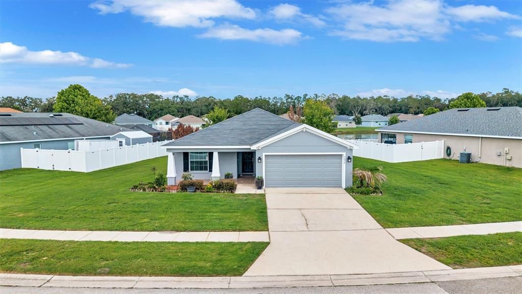 For Sale: $344,900 (4 beds, 2 baths, 1711 Square Feet)